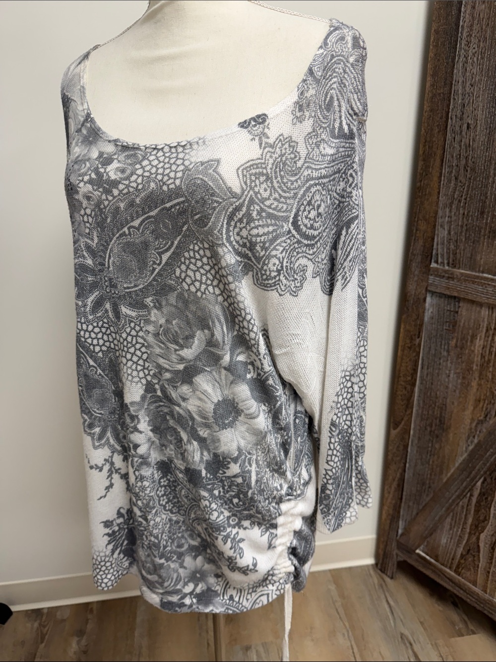 Avenue Cream and Gray Floral Paisley Scoop-Neck Tunic